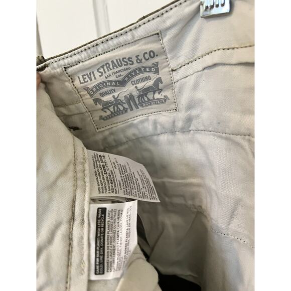 White Levi’s Jeans BIG E New w/Tags High Rise-Straight Leg Button Fly 28x26 - Picture 4 of 8